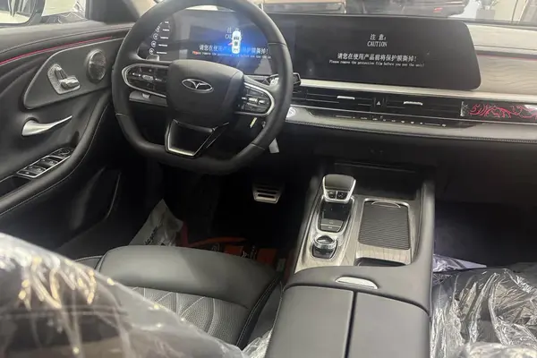 فونیکس، آریزو 8 (Z8)