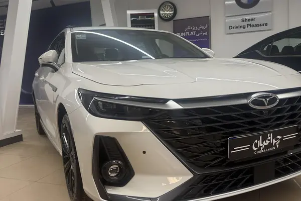 فونیکس، آریزو 8 (Z8)