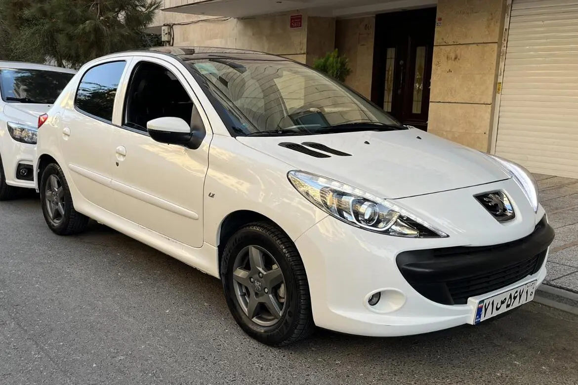 پژو،  207