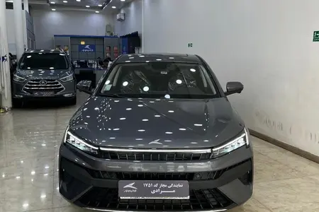 کی ام سی J7