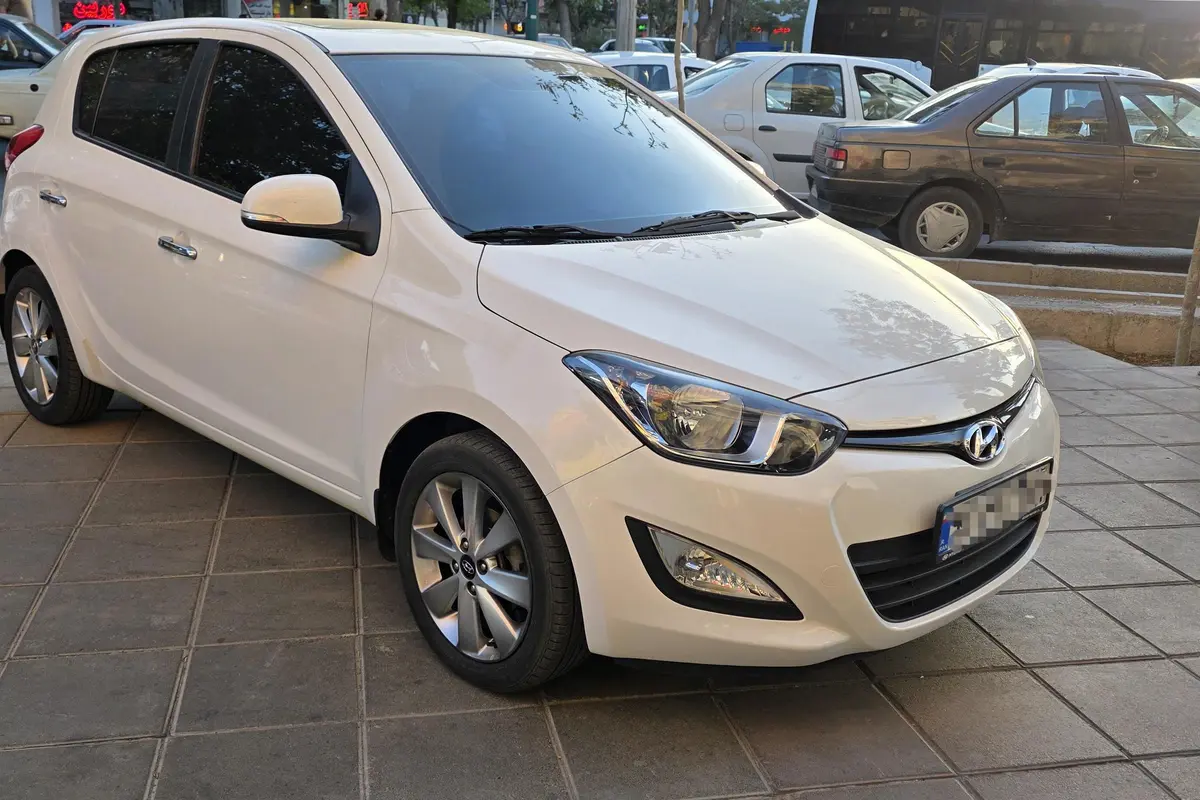 هیوندای،  i20