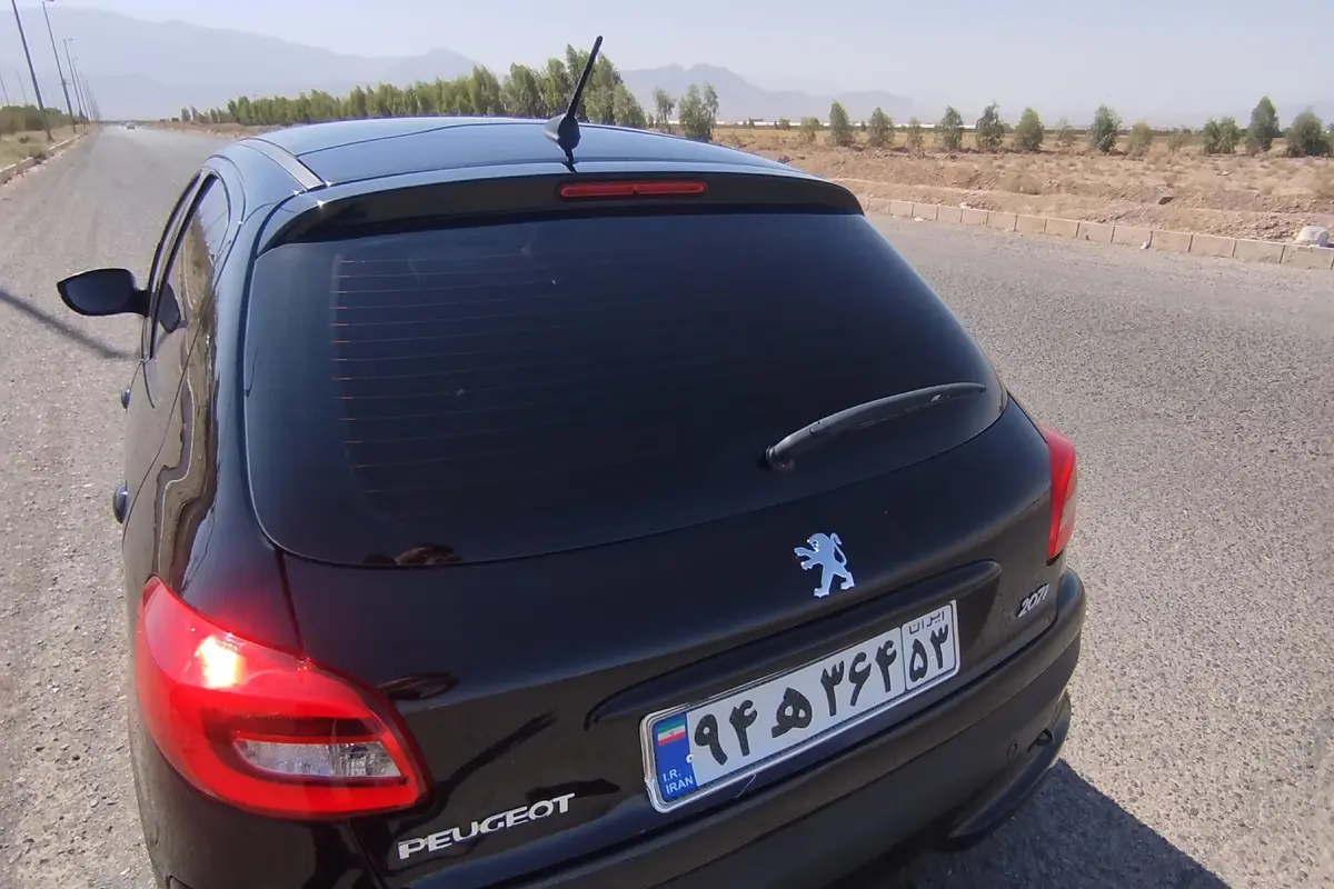 پژو،  207