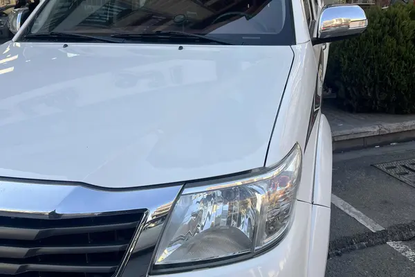 تویوتا، هایلوکس دو کابین