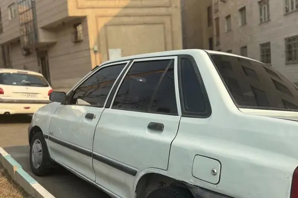 پراید، صندوق دار