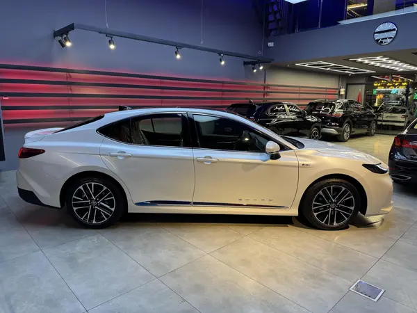 تویوتا، کمری هیبرید