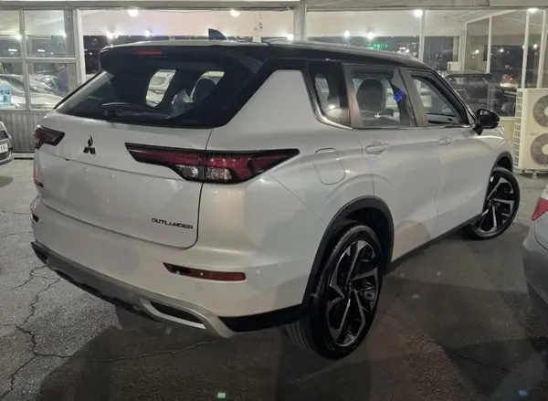 میتسوبیشی، اوتلندر