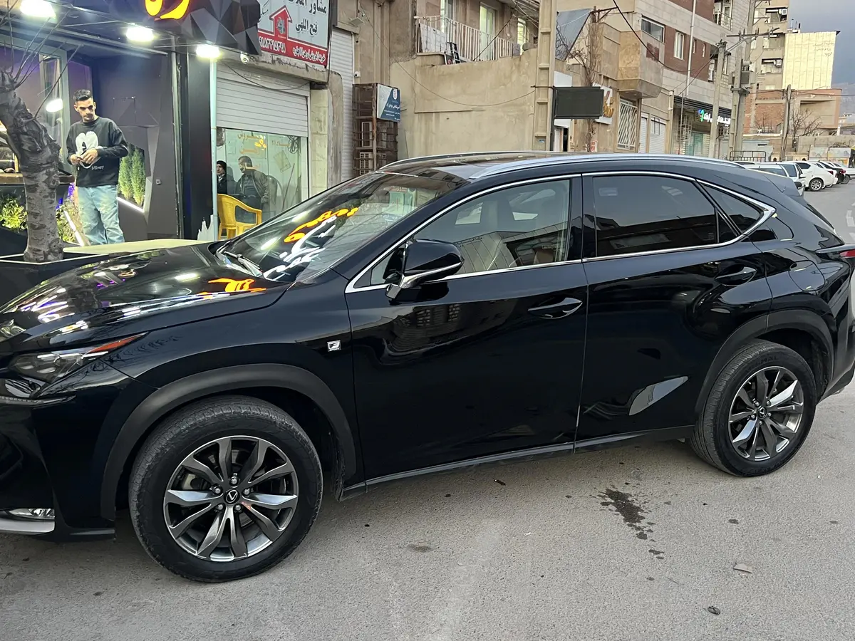 لکسوس،  NX