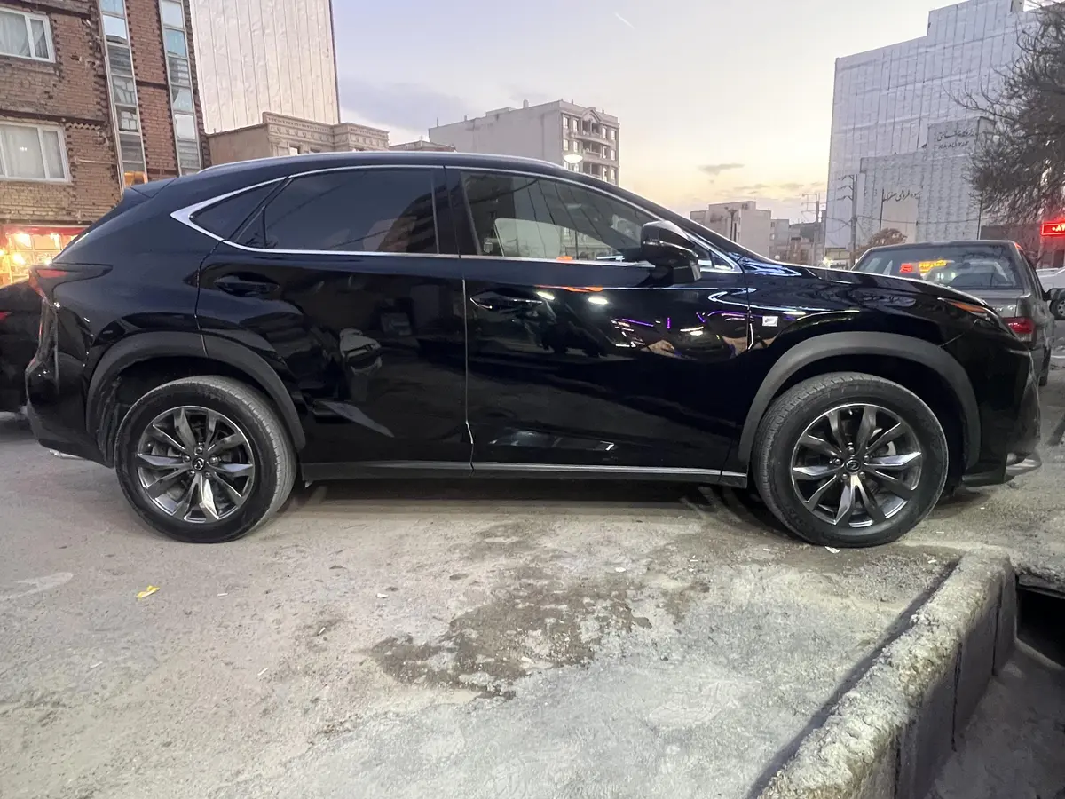 لکسوس،  NX