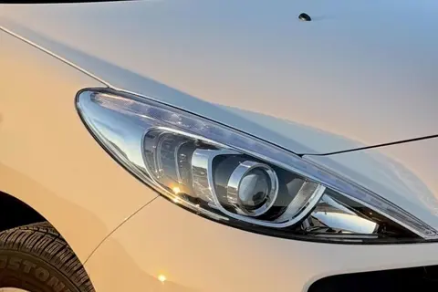 پژو، 207