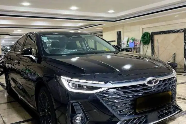 فونیکس،  آریزو 8 (Z8)