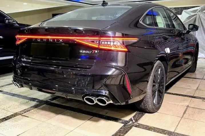 فونیکس،  آریزو 8 (Z8)