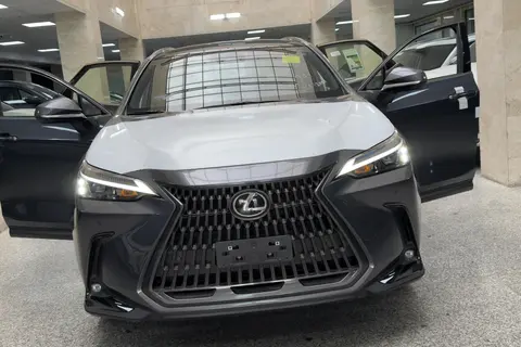 لکسوس، NX