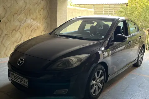 مزدا، 3 نیو صندوق دار