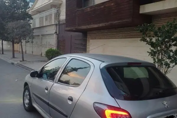 پژو،  206