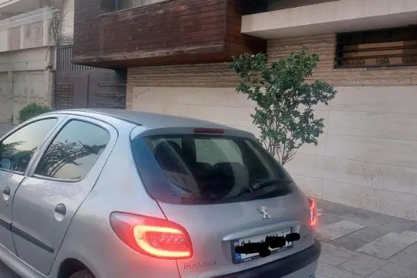 پژو،  206