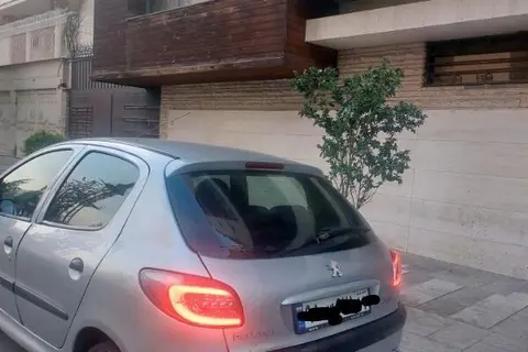 پژو، 206