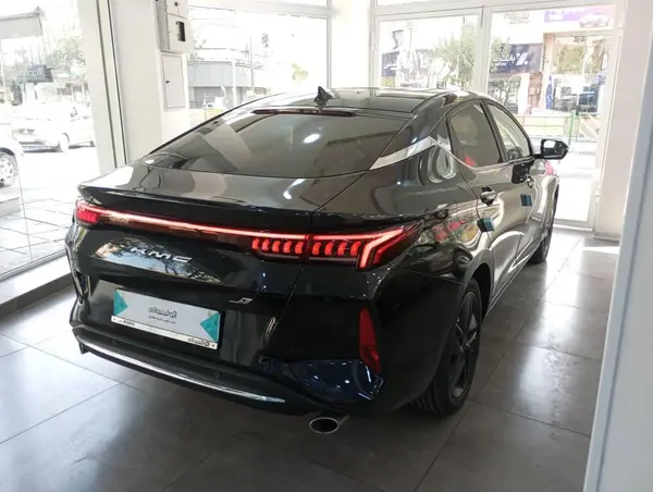 پیش فروش کی ام سی، J7