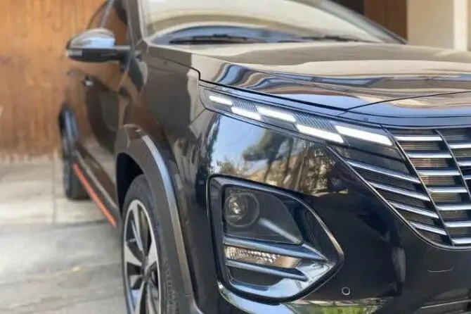ام وی ام،  X33 کراس