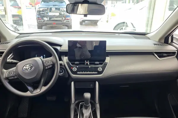 تویوتا، کرولا کراس هیبرید