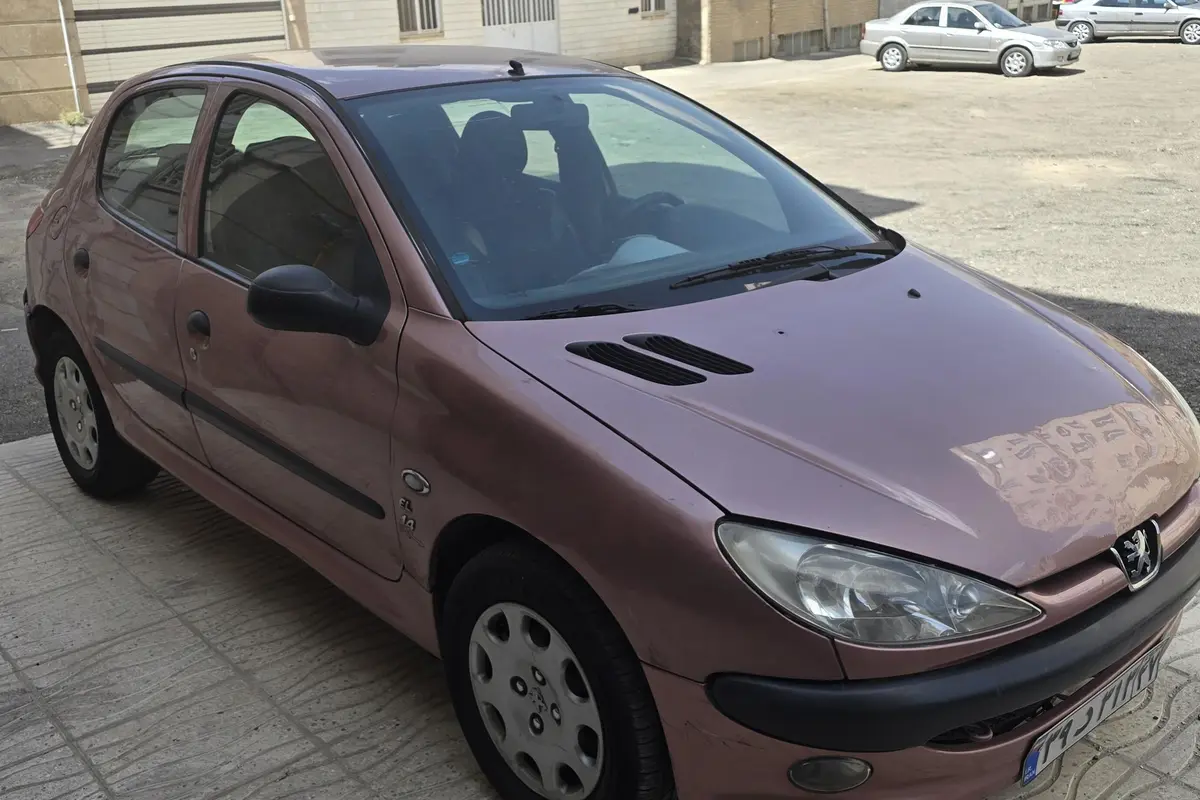 پژو،  206