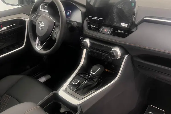 تویوتا، راوفور هیبرید