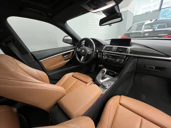 ب ام و، سری 3 سدان