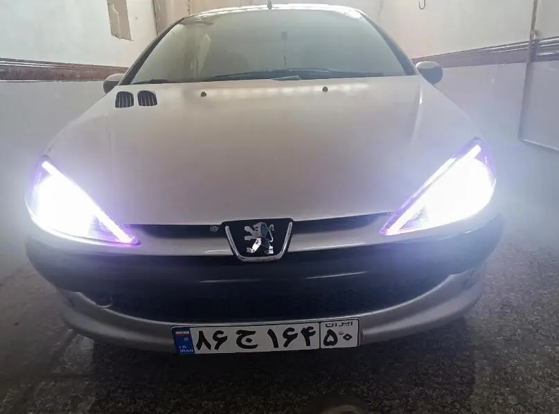 پژو،  206