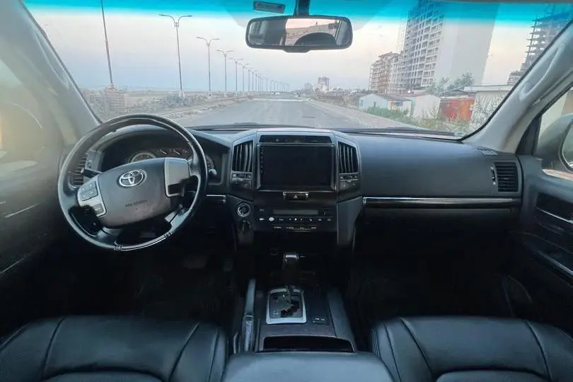 تویوتا،  لندکروز چهار در