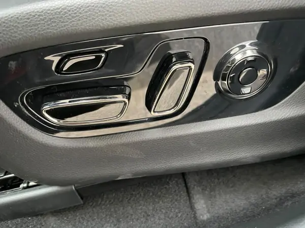 جی ای سی  ES9