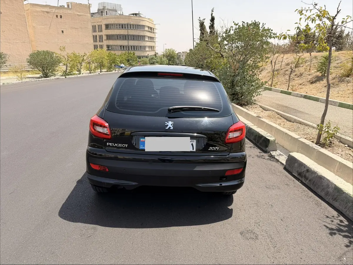 پژو،  207