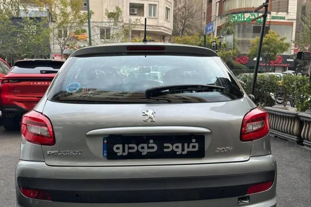 پژو،  207
