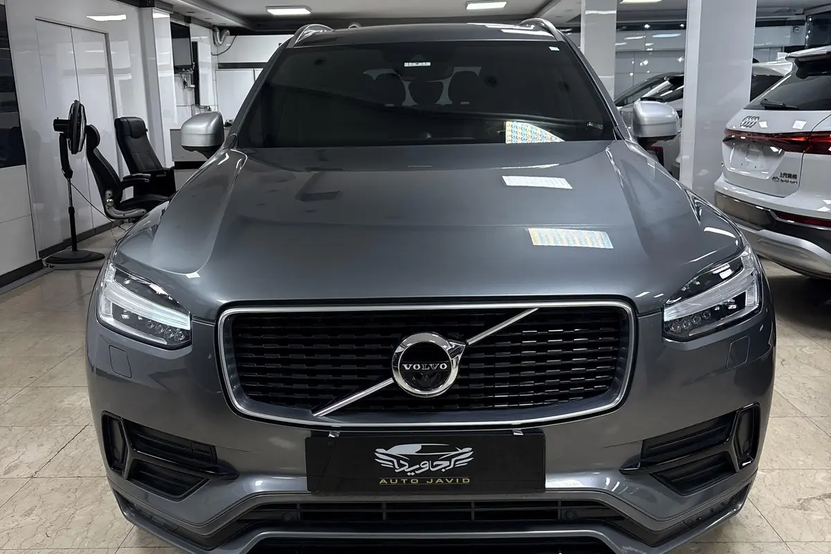 ولوو،  XC90
