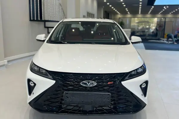 فونیکس، آریزو 6 جی تی (Z6 GT)