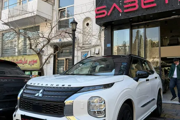 میتسوبیشی، اوتلندر