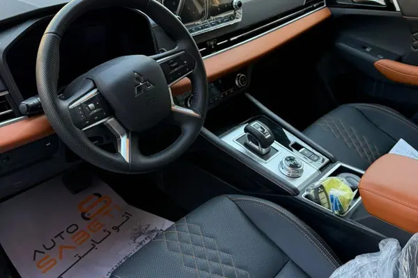 میتسوبیشی، اوتلندر