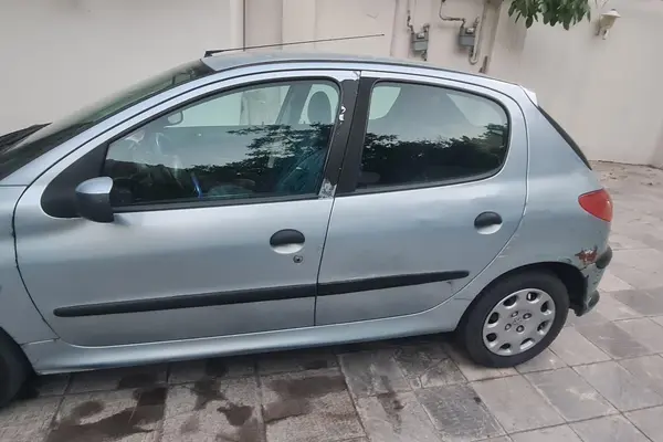 پژو، 206