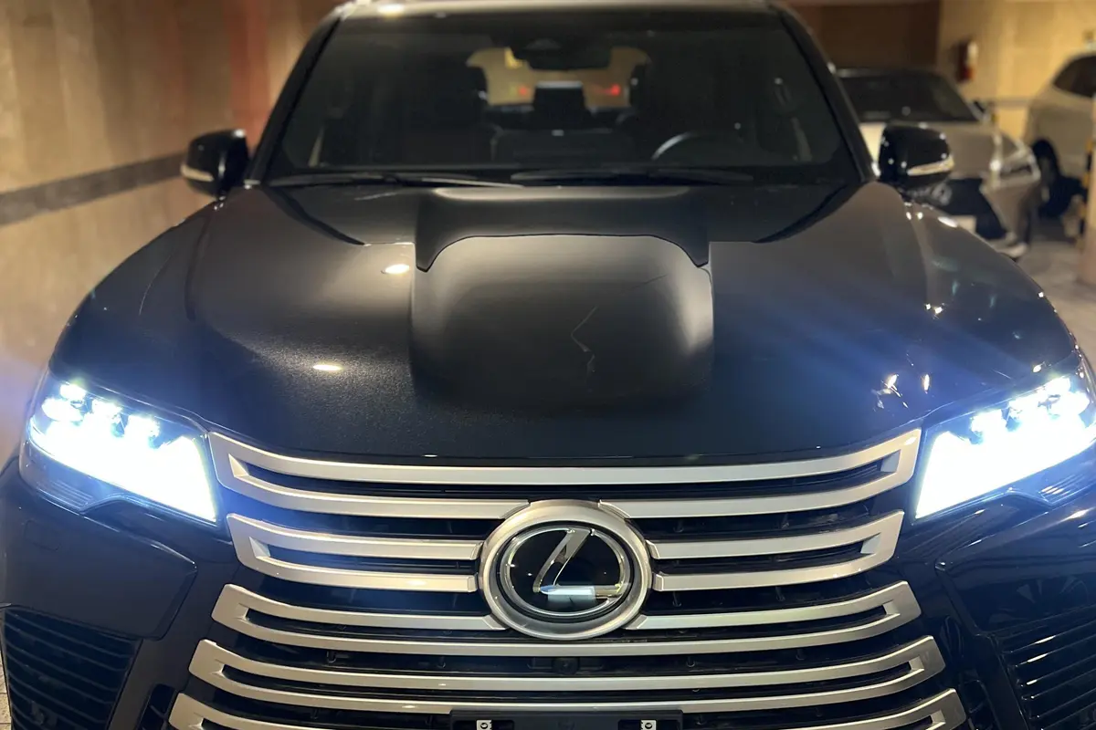 لکسوس،  LX