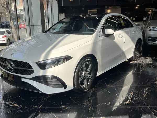 بنز، کلاس A سدان