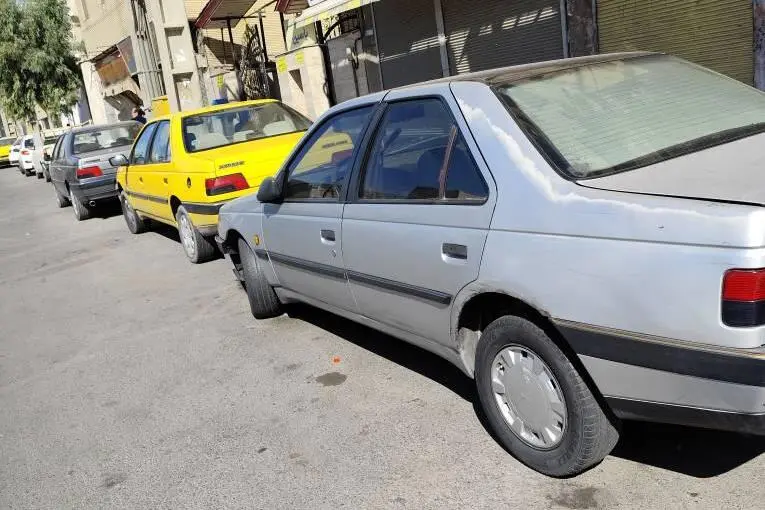 پژو،  405