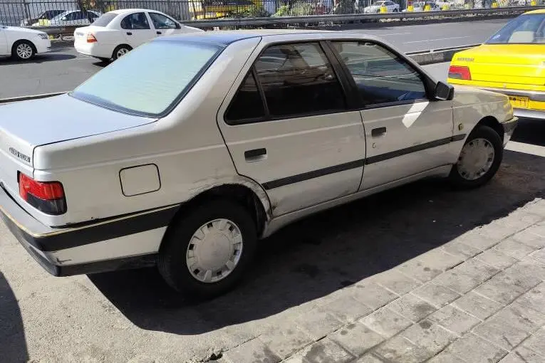 پژو،  405