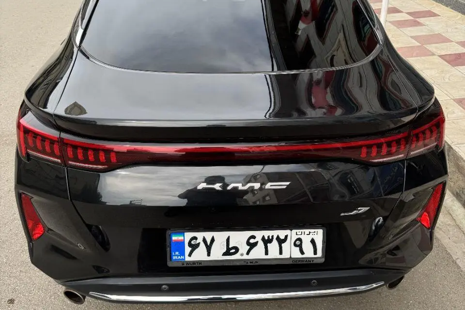 کی ام سی،  J7