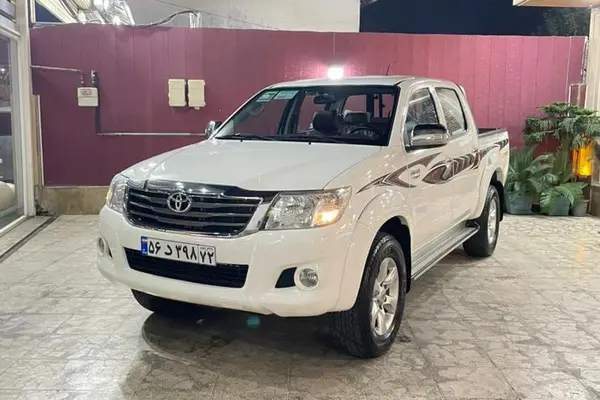 تویوتا، هایلوکس دو کابین