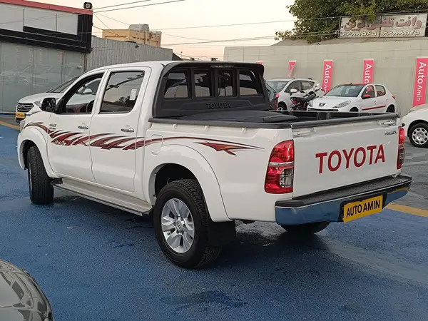 تویوتا، هایلوکس دو کابین