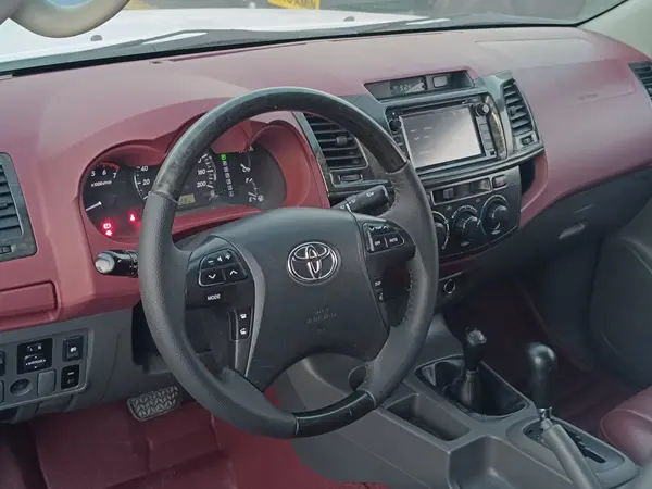 تویوتا، هایلوکس دو کابین