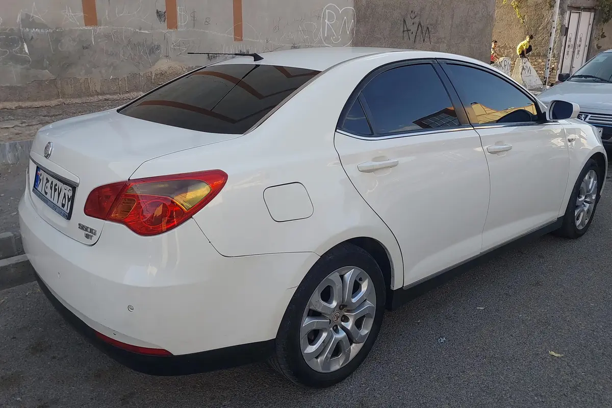 ام جی،  550