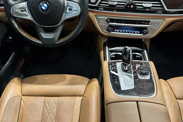 ب ام و، سری 7