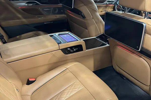 ب ام و، سری 7