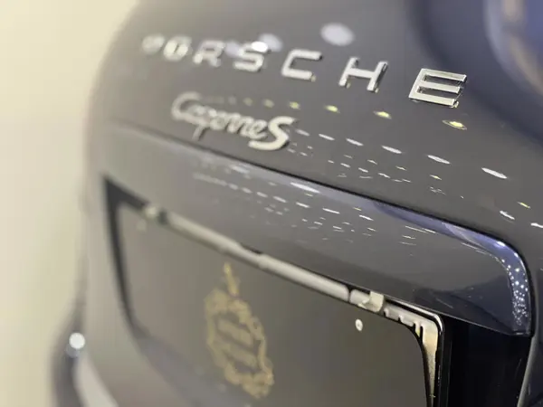 پورشه، کاین