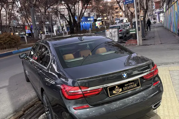 ب ام و، سری 7