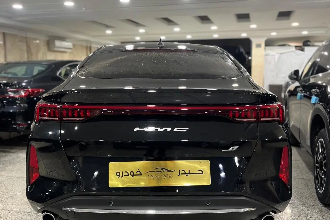 کی ام سی،  J7